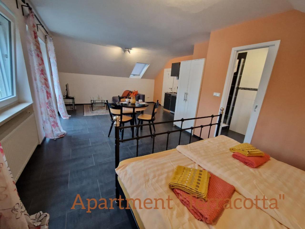 Weingut Im Moselkrampen Apartment Ellenz-Poltersdorf Ngoại thất bức ảnh